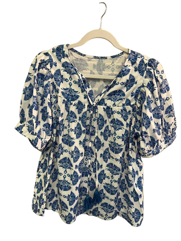 Fan puff sleeve top